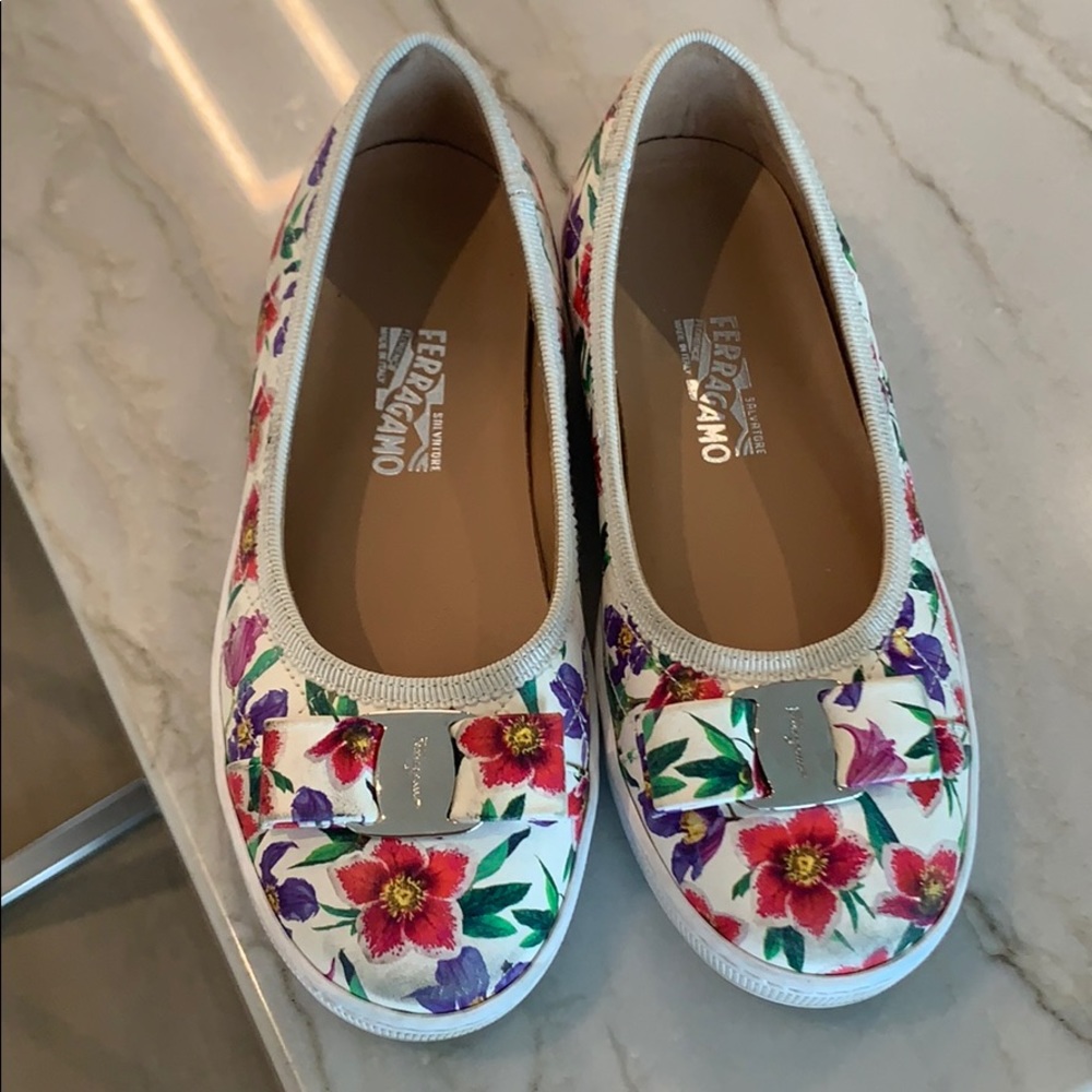 Girls ferragamo shoes